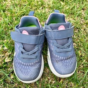 Girls Nike Free - Size 9C